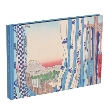 おすすめ「葛飾北斎」や「歌川広重」など、海外でも人気の高い浮世絵を表紙デザインに使用したフリー台紙アルバムです。台紙は、耐久性の高い「最高品質」の100年台紙を採用。L判だけでなく、海外で主流の写真サイズ(KG判・ポストカードサイズ/横向き)にも対応。高品質の日本製です。コンパクトなサイズ感で、リビングルームなどに置いても取り出しやすく、持ち歩きやすいです。サイズ約タテ150×ヨコ217×背巾15mm個装サイズ：21.9×15.4×1.8cm重量約310g個装重量：320g素材・材質表紙:ポリプロピレン貼表紙仕様台紙:A5サイズ、100年台紙(ブラック)8枚(貼付有効サイズ:タテ約135×ヨコ190mm)箔押し加工付属品透明カバー付生産国日本fk094igrjs