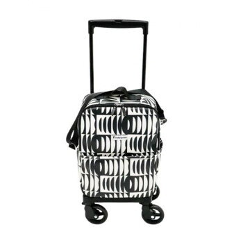 お買い物におすすめの横押しカート身体の横に沿わせて押すタイプです。バッグの内側には、アルミ材の断熱シートを使用しており、お買い物時にも重宝します。ショルダーバッグはカート本体から外して単体でも使用できます。ハンドルの高さ調整は手元でワンタッチででき、便利な駐車ストッパー付きです。4輪キャスターが360度回転するので小回りが利き、タイヤ直径が約10cmあるため多少の段差も乗り越えてくれます。サイズ使用時:幅約23.5×奥行42×高さ68〜84cm(5段階調節)、収納時:幅約23.5×奥行42×高さ65cm、バッグ:幅約18×奥行30×高さ40cm、タイヤ直径:約10cm個装サイズ：25×34×67cm重量約2.5kg個装重量：3150g素材・材質本体:アルミニウムパイプ(アルマイト加工) 、タイヤ:EVA、ホイール:PP、バッグ(表地):合成皮革、バッグ(裏地):アルミ材断熱シート仕様バッグ容量:約24Lバッグ耐荷重:約8kg保証期間:購入日から1年間使用している合成皮革(リサイクル合皮):GRS(Global Recycled Standard)認証素材付属品取扱説明書保証書生産国バッグ:中国、フレーム:ベトナムfk094igrjs