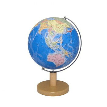 実用性とインテリア製を兼ね備えた地球儀21cm行政図球とナチュラルな風合いの木質台座、クローム仕上げのスチール製ホルダーで構成された、実用性とインテリア性を兼ね備えた1台です。サイズ球径:21cm個装サイズ：22.0×22.0×36.0cm重量個装重量：1030g生産国日本fk094igrjs