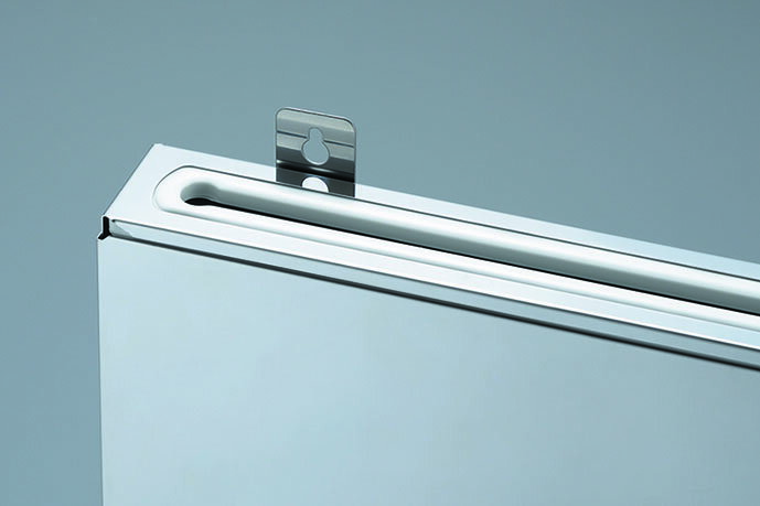 規格釘打式大1段ホワイトサイズ：サイズ325× 50×H370材質：本体：18-8ステンレス　ゴム：シリコーンゴム　仕切板：ポリプロピレン生産地：燕三条