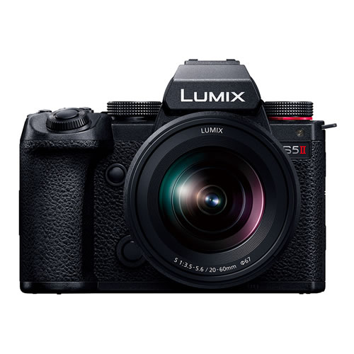 ■新開発フルサイズセンサーと新世代ヴィーナスエンジンを搭載し、高い描写性能とLUMIX初の像面位相差AFの両立を実現・新開発の24.2M フルサイズCMOSセンサー（14+ストップV-Log / V-Gamut / デュアルネイティブISOテクノロジー）・高解像で自然な描写を実現し、高ビットレートの動画を高速演算処理する新世代ヴィーナスエンジン・新たに「像面位相差AF」を採用し、より高精度なAF追従性能を実現する進化したリアルタイム認識AF■写真・動画の撮影をサポートする基本性能と卓越した機動力・歩き撮り時の手ブレ補正性能を強化し、臨場感のある自然で滑らかな映像表現を実現する「アクティブ I.S.」・好みの色設定（LUT）で、こだわりの絵作りを実現するリアルタイムLUT（フォトスタイル）・秒間約30コマ※1の超高速連写を実現・ファン搭載による効率的な放熱処理により、Cinema4K 4:2:2 10bitの無制限記録を実現※2■クリエイターの映像表現の幅を広げる多彩な記録フォーマットと動画撮影機能・6K 30p 10bit/ Cinema4K 4:2:2 10bit記録などのあらゆる映像制作に対応する多彩な動画記録フォーマット・柔軟な映像編集を可能にするV-Log撮影 と、よりハイレベルな映像制作を実現する動画RAWデータ出力※3・撮影の自由度が向上する充実の動画アシスト機能（WFM/ベクトルスコープ/ゼブラパターンなど）■充実の機能ボディ内手ブレ補正（5段 ※4）Dual I.S. 2（6.5段 ※5）ハイレゾモード（9600万画素相当）AWBロック、オーバーレイ表示S＆Q（スロー＆クイック）モードライブクロップ（4K記録対応）フレーム表示 & 動画記録中の赤枠表示48kHz/24bit音声収録ダブルSDカードスロット防塵・防滴※6マグネシウム合金フレームHDMI Type-AUSB3.2 Type-C給電・充電＜付属レンズ＞LUMIX S 20-60mm F3.5-5.6（S-R2060）※1 電子シャッターSHモード設定時（AFS/AFC/MF）※2 記録時間はバッテリーとメモリーカードの容量に依存します※3 別売アップグレードソフトウェアキー「DMW-SFU2」を購入後、本体にアクティベートする必要があります。※4 CIPA規格準拠。Yaw/Pitch方向：焦点距離f=60mm（交換レンズS-R2060使用時）※5 CIPA規格準拠。Yaw/Pitch方向：焦点距離f=200mm（交換レンズS-E70200使用時）※6 パナソニック社製防塵・防滴対応レンズ装着時。防塵・防滴に配慮した構造になっていますが、ほこりや水滴の侵入を完全に防ぐものではありません。【仕様】レンズセット：ズームレンズ本体サイズ(H×W×D) mm：102.3×134.3×90.1本体重量：約740g (本体、バッテリー、SDメモリーカード1枚含む）撮像画面サイズ：35mmフルサイズ(35.6 mm x 23.8mm) CMOSセンサービューファインダー：アスペクト比4：3 　0.5型 約368万ドット 有機EL（OLED) ライブビューファインダー総画素数：2528万画素有効画素数：2420万画素ISO感度：静止画時： AUTO/50*/100〜　51200/102400*/204800*(1/3 1EVステップ切り換え可能) *：拡張ISO感度シャッタースピード：静止画時：【メカシャッター】B(バルブ)(最大約30分) 60〜1/8000秒 【電子先幕】 B(バルブ)(最大約30分) 60〜1/2000秒 【電子シャッター】B(バルブ)(最大約60秒) 60〜1/8000秒液晶モニターサイズ：3:2アスペクト　3.0型 約184万ドット 静電容量　方式タッチパネル搭載液晶モニター可動式液晶：バリアングル液晶タッチパネル：対応ファインダー視野率：約100%ファインダー倍率：約0.78倍 （50mmレンズ使用時、無限遠、視度-1.0m-1のとき、画像縦横比3:2時）撮影可能枚数：SDカード使用時 【モニター時】 約370枚 (DMW-BLK22使用時)連続撮影速度：【メカシャッター／電子先幕時】 【H:高速】 9コマ/秒(AFS/MF時)、7コマ/秒(AFC時)(LV)　 【電子シャッター時】 【SH30：超高速】30コマ/秒(AFS/AFC/MF) 【H:高速】8コマ/秒(AFC時)(LV)記録画像形式：RAW+JPEG瞳AF：顔・瞳認識/人体認識/動物認識動画ファイル形式：MOV/MP4動画音声記録方式：MP4：AAC(2ch、48kHz/16bit) MOV：LPCM(2ch 48kHz/24bit、96kHz/24bit)Bluetooth方式：2.4GHz帯(2402MHz 〜 2480MHz)ダスト除去機能：対応防塵・防水機能：防塵レンズ：別売対応レンズマウント：ライカL記録メディア：SDメモリーカード/SDHCメモリーカード/SDXCメモリーカード ダブルスロット記録機能有り電源：リチウムイオン電池 7.2V/2200mAh 16WUSB充電・給電：USB充電+給電インターフェース：USB Type-C、SuperSpeed USB 10Gbps (USB 3.2 Gen 2)Wi-Fi機能：対応NFC対応(ミラーレス/デジタル一眼カメラ)：非対応付属品：ボディキャップ、ホットシューカバー、バッテリーグリップ端子カバー、ショルダーストラップ、バッテリーパック、USB-ACアダプター、USB接続ケーブル（A-C）カラー：ブラック発売日：2023年02月メーカー：パナソニックJAN：4549980649923