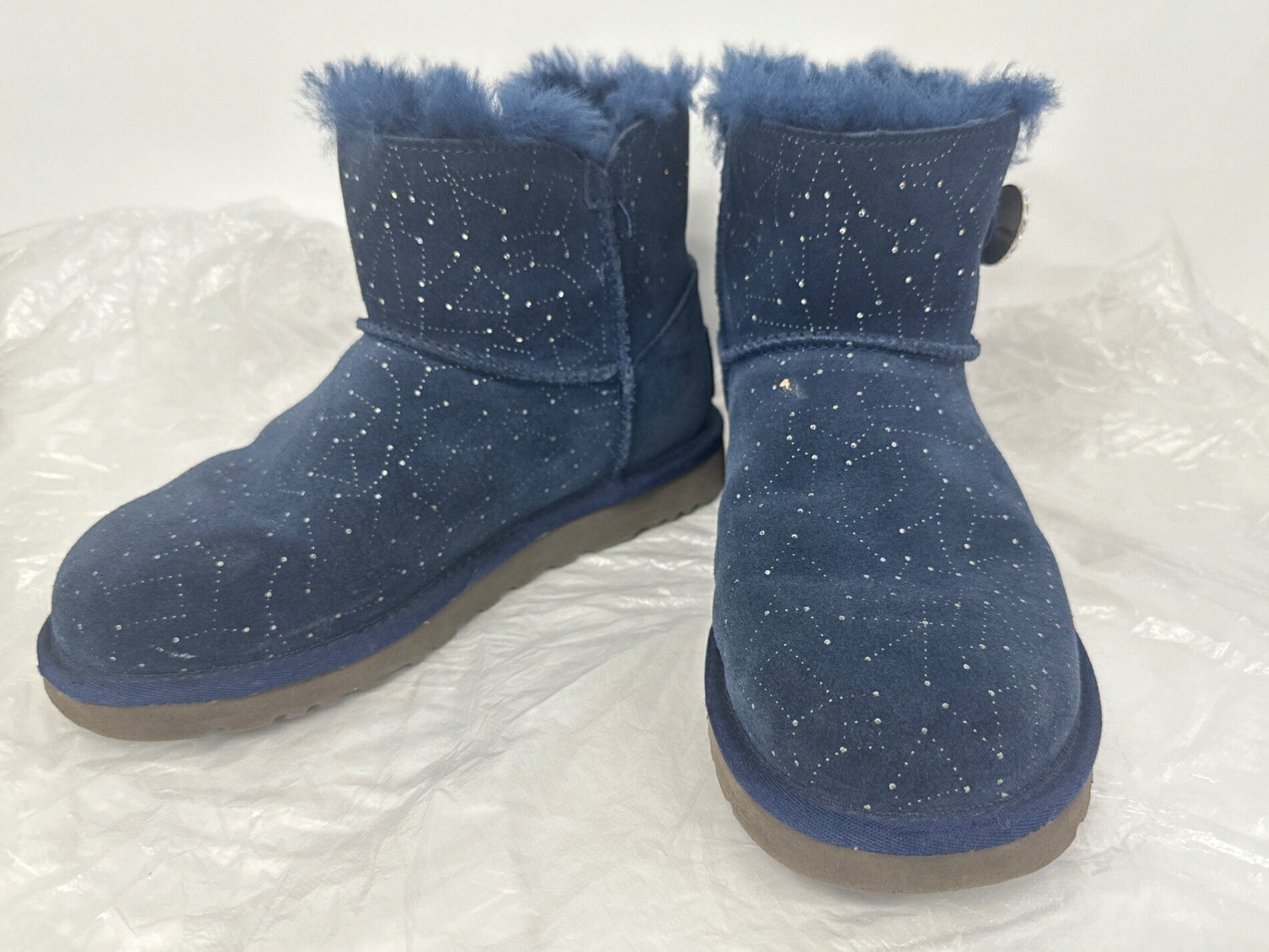 【中古】 C684 D UGG アグ オーストラリア ミニベイリー ボタンブリング ラインストーン ムートンブーツ 22cm ブルー 星座【U】