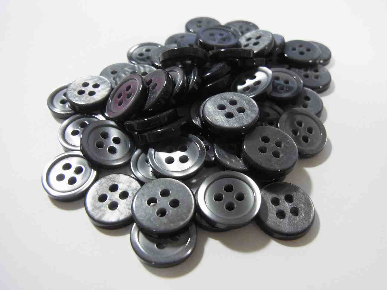 プラボタン　スモークグレー　100個入り