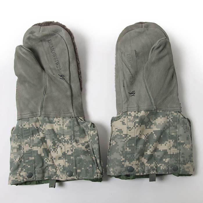 アメリカ軍 ACU デジタルカモ キルティングライナー付 極寒地用ミトングラブ USED 21AU=