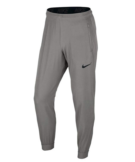 ■商品の紹介 NIKE(ナイキ）の　フレックスパンツ　です。 ナイキ フレックス パンツはDRI-FITテクノロジーとNike Flex素材で風雨をブロックし、さらりとした着用感をキープ。 メッシュの裏地がクールで快適な着用感を実現。フルレングスデザインで重ね着に最適。 メーカー希望小売価格：9,000円（税別） カラー：(065)クールグレー サイズ：S、M、L、XL 素　材：ポリエステル87％、スパンテックス13％ ■