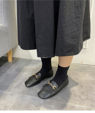 【全品対象10%OFFクーポン発行】パンプス ローファー ローヒール やわらか フラット スクエアトゥ ビット フリンジ おじ靴 柔らか シューズ ローヒール 歩きやすい 痛くない 仕事 オフィス 通勤 2021春夏新作 【hxqs426-44】【予約販売:15-20日】【送料無料】宅込