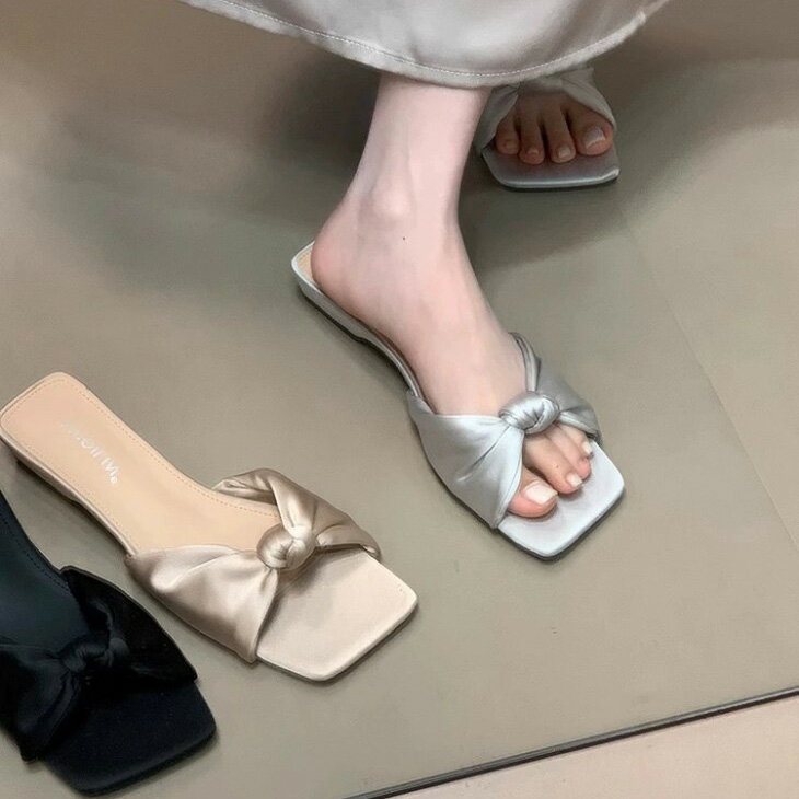 【半額クーポン対象】サンダル ローヒール ミュール オープントゥ スクエア リボン つっかけ スリッパ 楽ちん 疲れない おすすめ レディース オシャレ トレンド 人気 プチプラ 韓国ファッション 【ash503-083】【予約販売：15-20日】【送料無料】宅込のサムネイル
