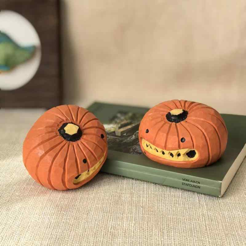 木彫り 置物 小物 パンプキン かぼちゃ かわいい ユニーク ハロウィン オーナメント スカルプチャー 木製 コレクション ギフト インテリア ホームデコ