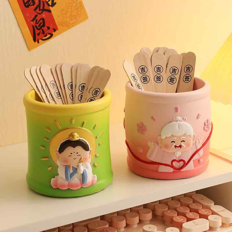 ペン立て 鉛筆立て シャーペン 円柱 広い 小物入れ 七福神 飾り 卓上 デスクデコ オフィス 女子 かわい..