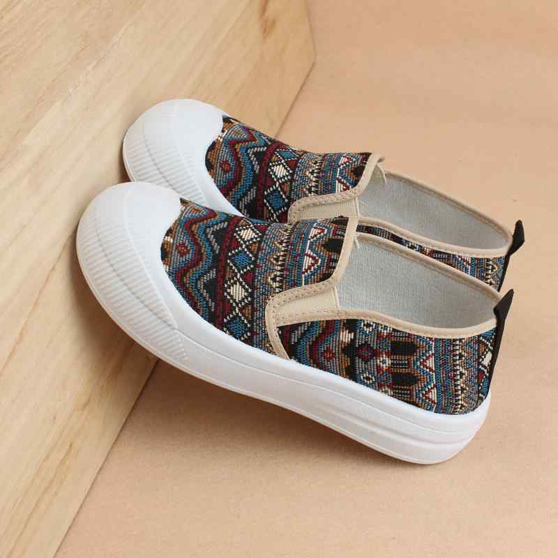 スリッポン 布靴 エスパドーリュ 履きやすい 春 レディース 厚底 軽量 滑り止め加工 通気性 フラットソール エスニック柄 快適 シューズ カジュアル