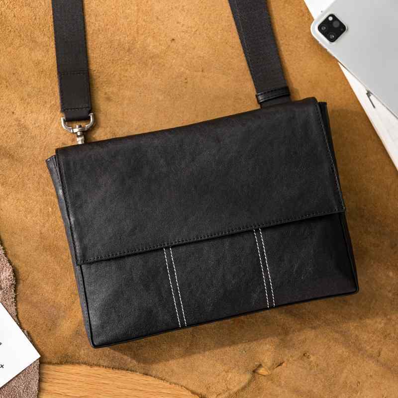 メンズ バック ショルダーバック クロスボディバック 牛革 横型長方形 カバータイプ 黒 ステッチ エレガント スタイリッシュ モダン 高品質 耐久性 機能的 ラグジュアリー プロフェッショナル 通勤