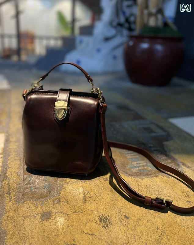 楽天ラ・グラーヌレディース バック ショルダー クロスボディ ハンドバック 牛革 小型 コンパクト ミニバック ソフト 厚手レザー エレガント 高級感 ドクターバックスタイル 立体ボックススクエア型 シンプル 茶 丈夫