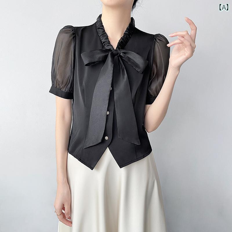 レディース シャツ オーバーブラウス 半袖 夏 サテン風チュール 光沢 透け感 リボンタイ Vネック 黒 アイボリー シングルブレスト パール風ボタン 前：燕尾Vカット エレガント 上品