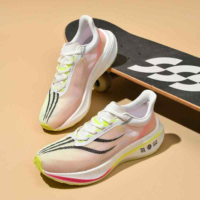 靴 スポーツ シューズ スニーカー トレーニング 運動靴 ランニング メンズ 夏 通気性 メッシュ マラソン プロ カーボン プレート 軽量