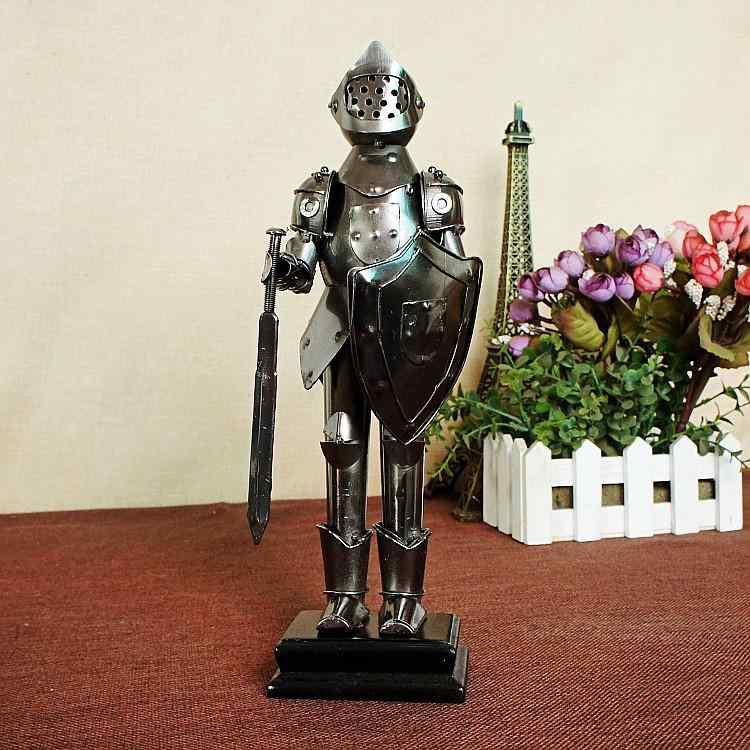ペーパーナイフの剣を持つ中世騎士の腕 インテリア置物洋風 ペーパーナイフの剣を持つ中世騎士の腕 インテリア置物洋風