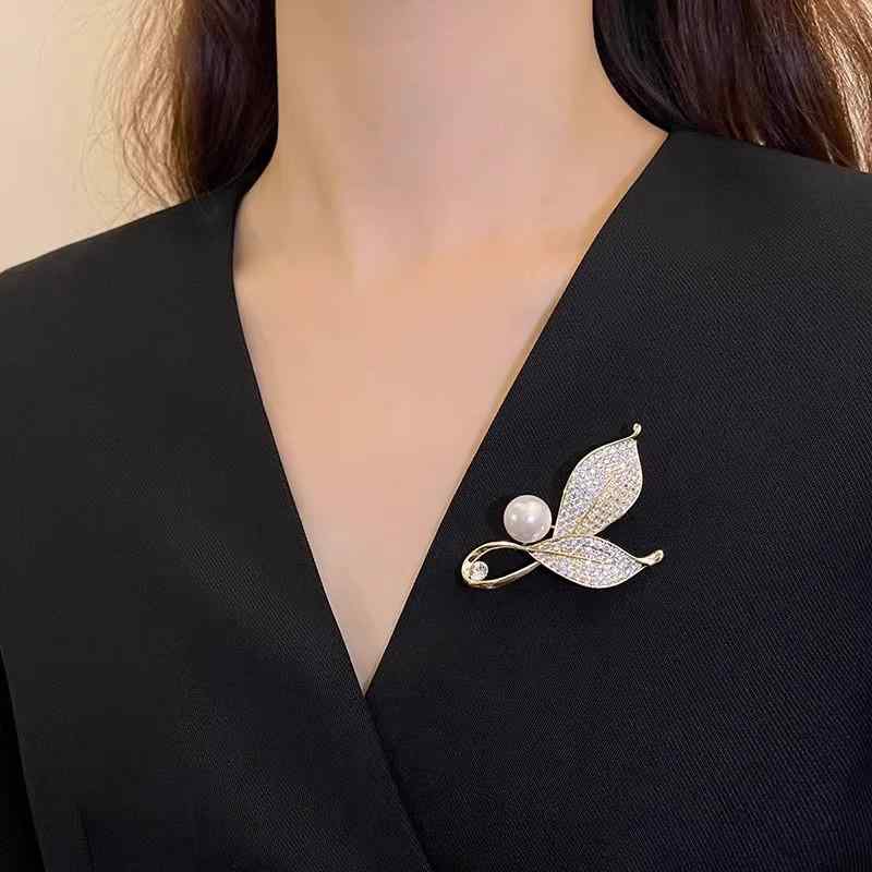 ブローチ レディース ピン アクセサリー ジュエリー 高品質 精巧 母の日 ギフト エレガント 上品 おしゃれ 入学式 卒業式 セレモニー