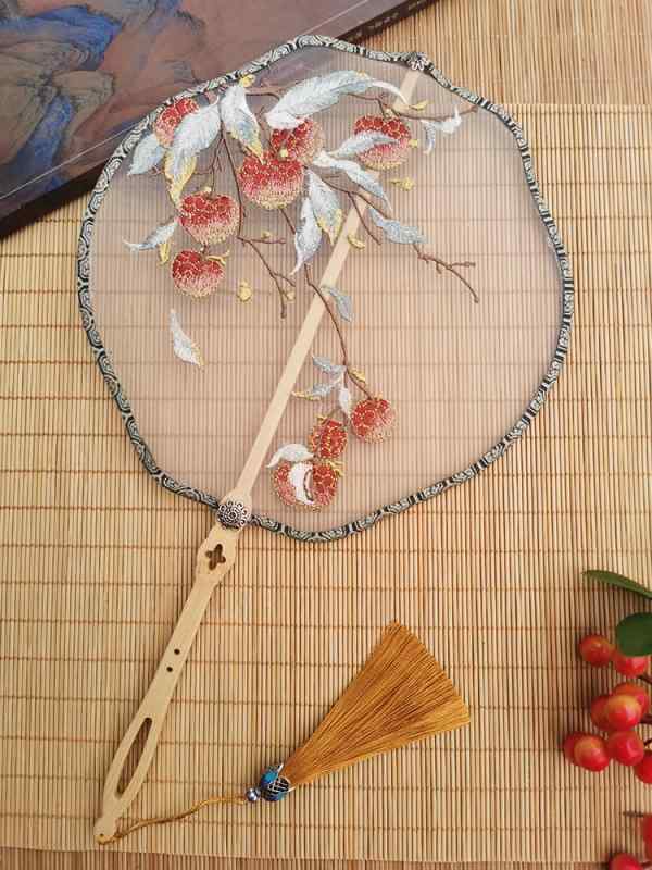 扇 うちわ ファン おしゃれ ライチ 扇子 片面 刺繍 宮殿 アンティーク チャイナ風 舞 写真 小道具 アク..