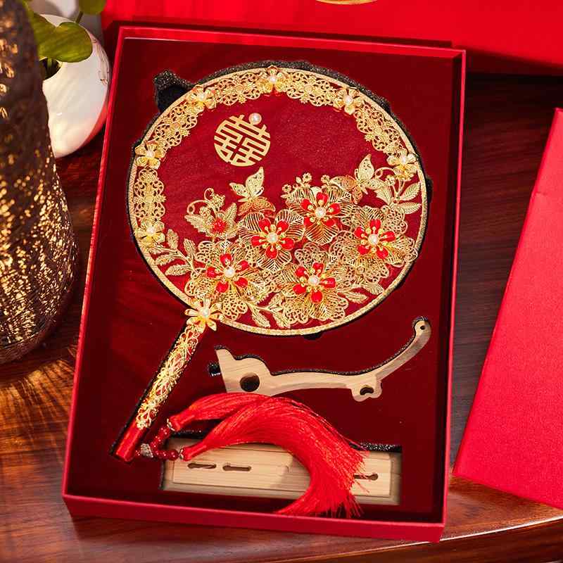 扇 うちわ ファン おしゃれ 新婚 夫婦 結婚 祝い 花嫁 扇子 チャイナ風 ウェディング 装飾品 婚約 プレ..