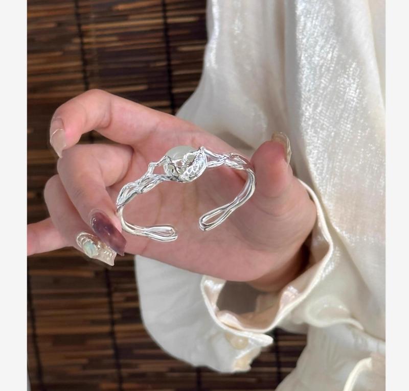 バングル シルバー アクセサリー ブレスレット 女性 カジュアル 中国 十二支 和田玉 ストーン 平和 オ..