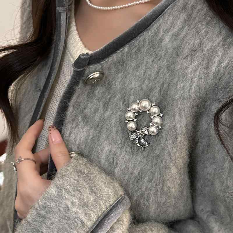 ブローチ セレモニー 入学式 胸飾り リボン パール ハイエンド レディース ラインストーン ファッション コサージュ ギフト 高級感 精巧