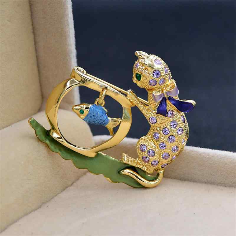 ブローチ 胸飾り レディース 精巧 子猫 釣り かわいい 猫 水槽 ファッション コサージュ シック 衣類 ..