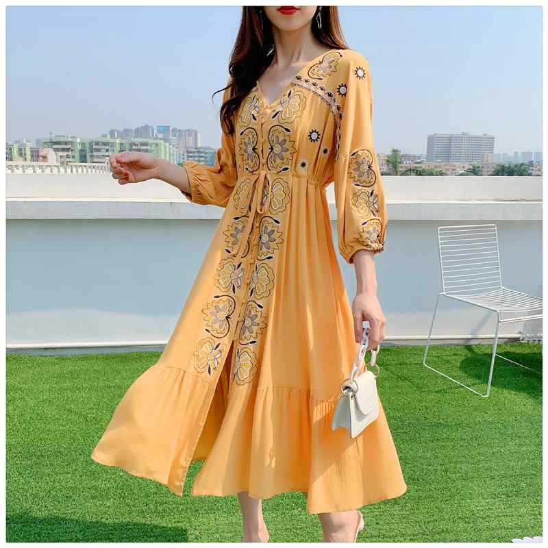 ドレス ワンピース レディース おしゃれ ファッション 春夏 写真 白 旅行 刺繍入り 休暇 スカート フリーサイズ レトロ Vネック パフスリーブ