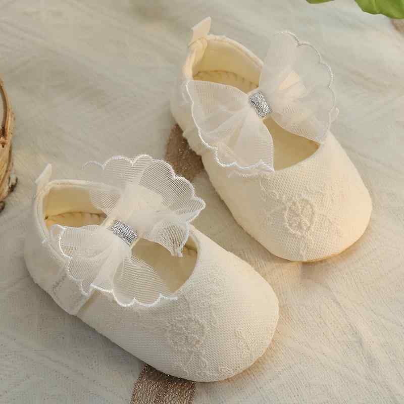 ベビー シューズ 女の子 赤ちゃん ソフトソール レース リボン 春秋 滑り止め シンプル 華やか ガーリ..