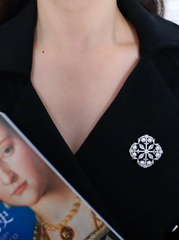 ブローチ おしゃれ ミラノ教会 シリーズ パール ペンダント ハイエンド アクセサリー シリーズ 軽奢 ハイエンド アクセサリー