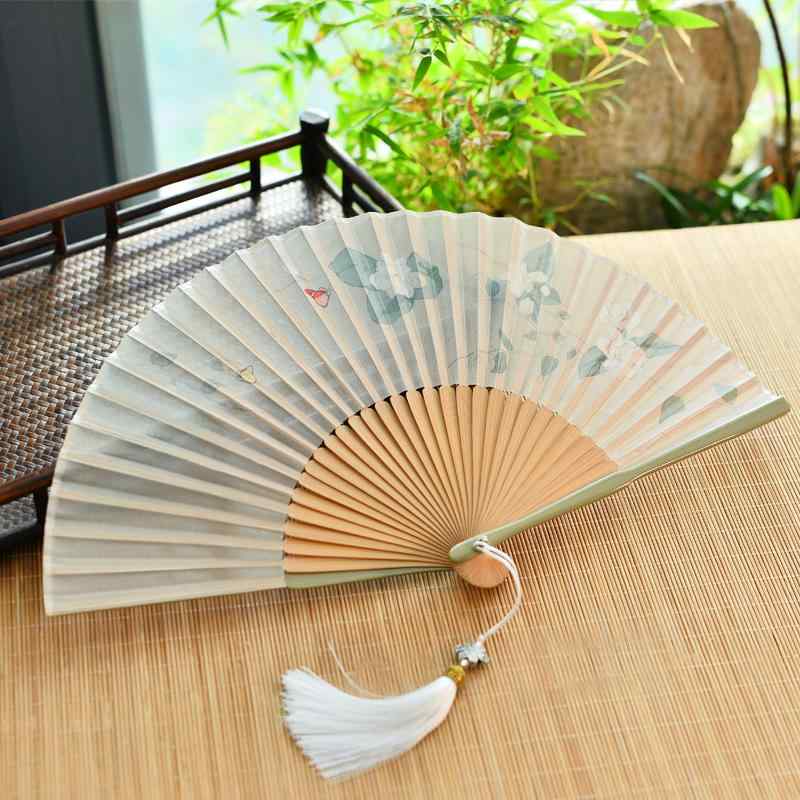 扇子 チャイナ風 シルク 布 竹 伝統 レトロスタイル ギフト 漢服 ファッション チャイナドレス 携帯用 ..