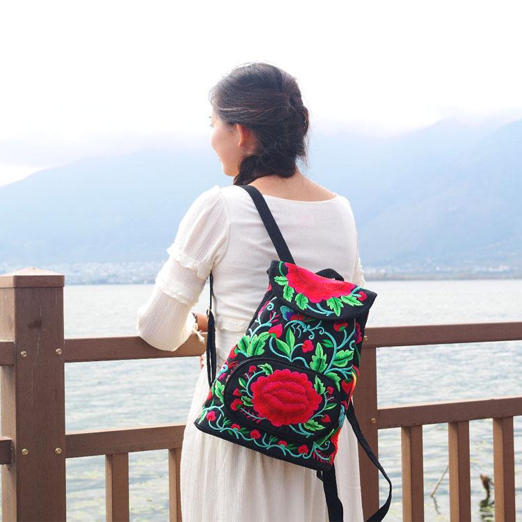リュック 雲南 エスニック 刺繍 バッグ レディース カジュアル トラベル おしゃれ 大量収納 便利 花柄 レッド ブルー パープル