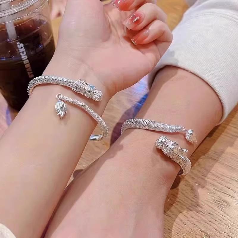 シルバー アクセサリー ペア 恋人 友人 ドラゴン シルバー ブレスレット 男女兼用 9999 銀 干支 龍 年 ..