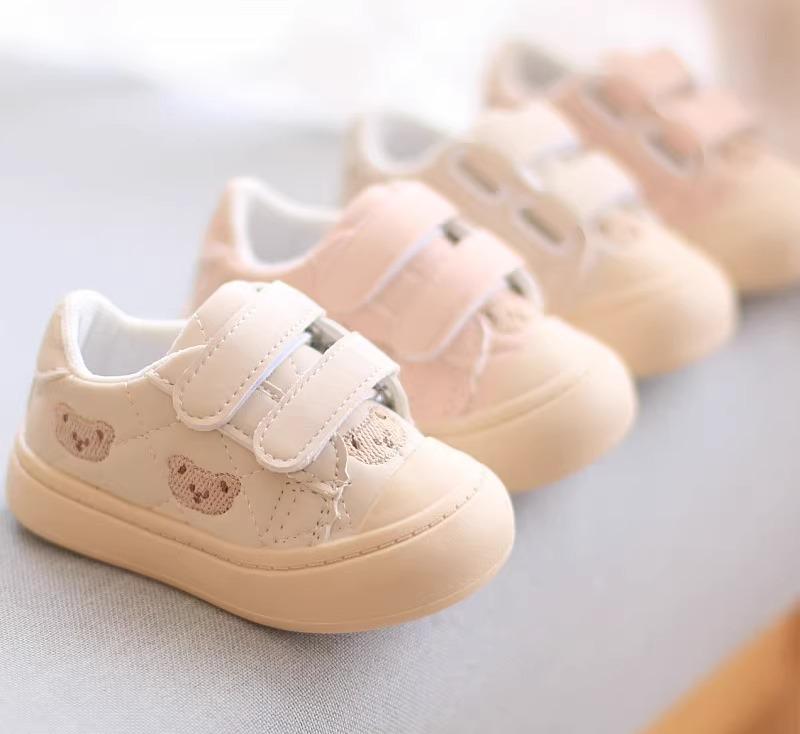 子供 革靴 秋冬 男の子 幼児 ベビー 女の子 シングル シューズ 1歳から3歳 シンプル 軽量 快適 靴