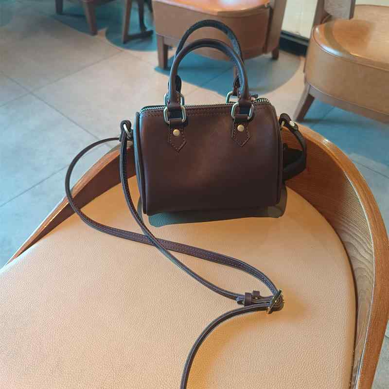 楽天ラ・グラーヌショルダーバッグ 普段使い 通勤 韓国スタイル ボストンバック ミニ 小さめ レトロ レディース エレガント 牛革 清楚感 おしゃれ クロスボディ 通勤 プチ旅行