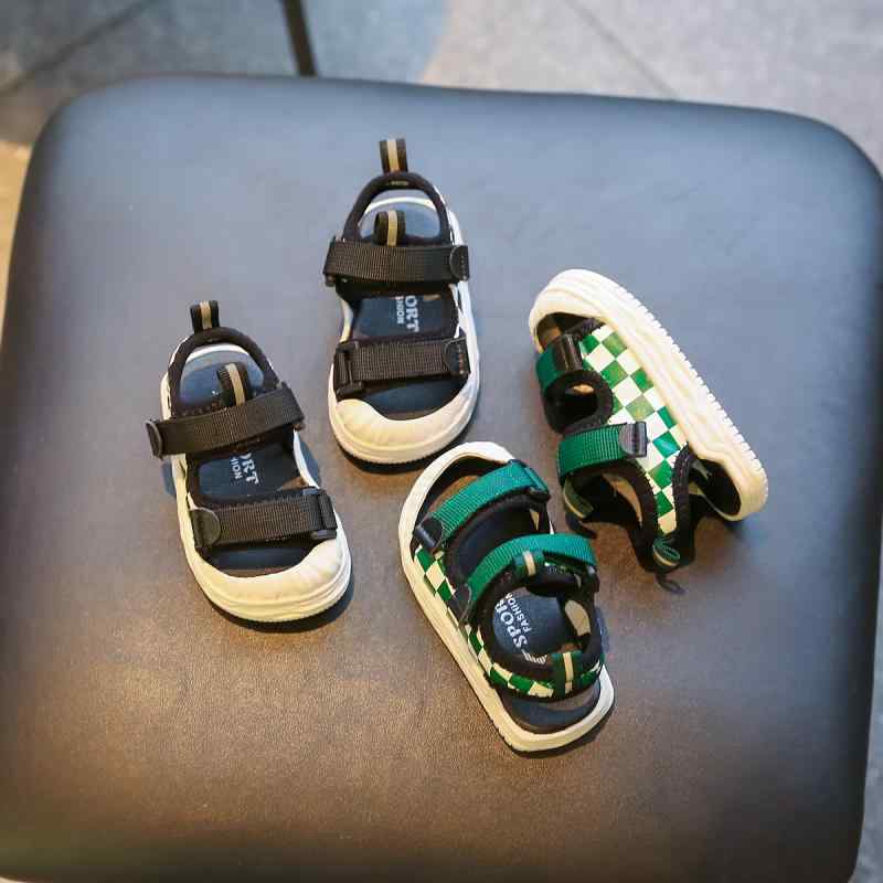サンダル 男の子 女の子 夏 通気性 滑り止め 歩行練習 幼児 サンダル ソフトソール キック防止 軽量 ス..