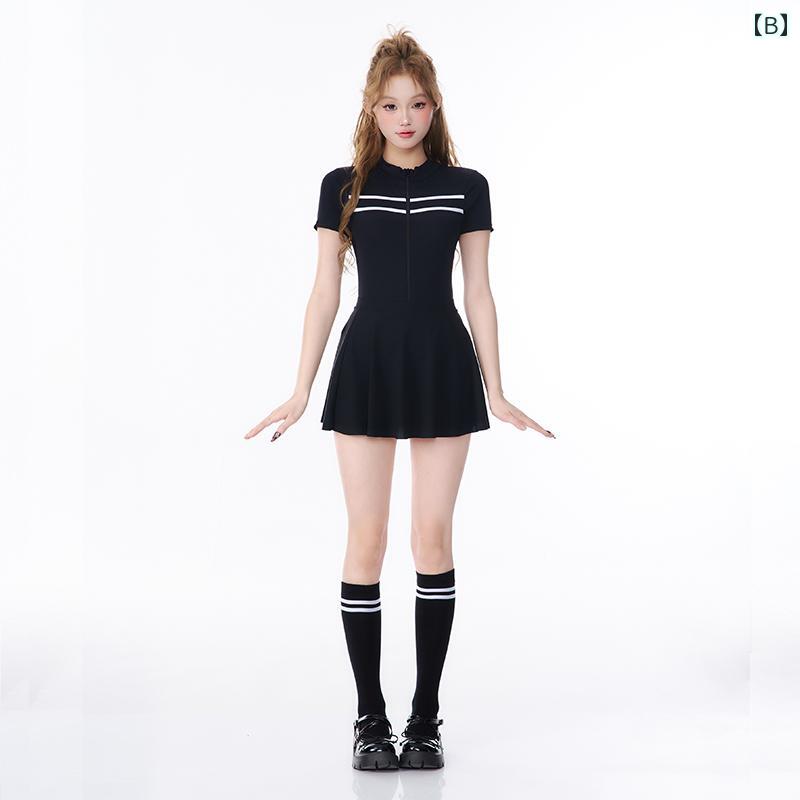 水着 ワンピース シンプル レディース 女性 ブラック シック 体系カバー スカート風 スタイリッシュ プール 半袖 長袖 スポーツ リゾート バカンス 日焼け防止