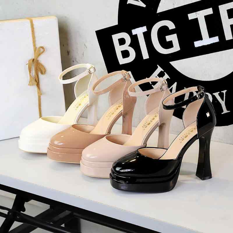 レディース 厚底 ハイヒール ドレスアップ パテントレザー ラウンドトゥ おしゃれ カジュアル 個性的 高級感 サンダル パーティー シンプル かわいい シック 韓国 ファッション