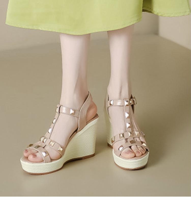 サンダル 夏 オープントゥ スタッズ バックル 厚底 防水加工 ウェッジ ハイヒール シンプル おしゃれ