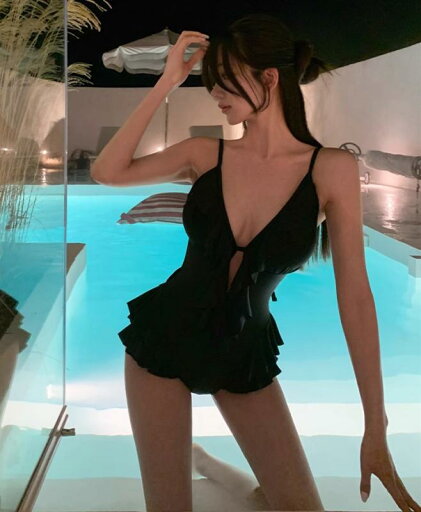 ブラック ワンピース 温泉 レディース 水着 フリル スカート オールインワン フェミニン 背開き シック おしゃれ ナイト バカンス プール ブラック ワンピース 温泉 レディース 水着 フリル スカート オールインワン フェミニン 背開き シック おしゃれ ナイト バカンス プール