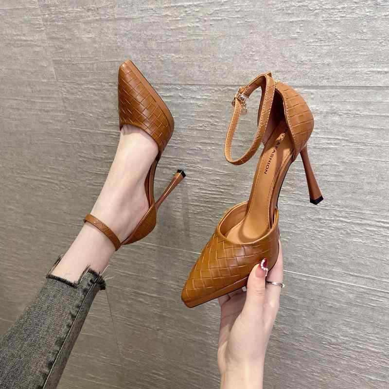 パンプス ブラウン ポインテッドトゥ セクシー オフィスカジュアル 社長 防水性 チャーム ストラップ装飾付き ハイヒール レディース 夏使用 パーティー クールビューティー