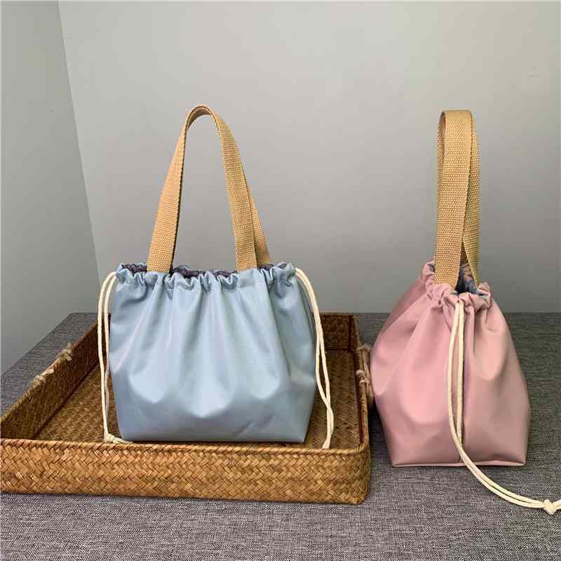 ランチバッグ お弁当袋 防水 保温 手提げ 巾着袋 撥水 大きい 小さい コンパクト たくさん入る 容量 無..