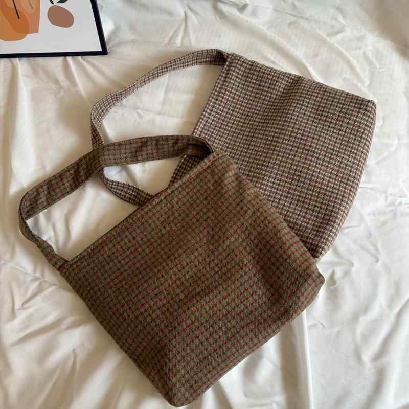 秋冬 レトロ おしゃれ チェック柄 ショルダーバッグ シンプル 大容量 キャンバス スクールバッグ カジュアル 肩掛けバッグ おでかけ 清楚感 ブラウン系