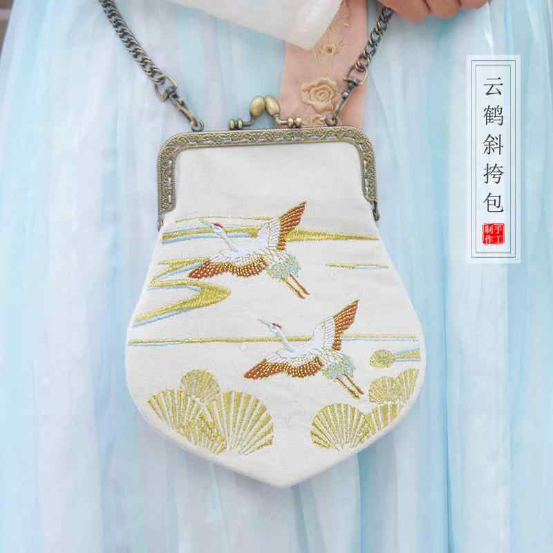 チェーンバッグ レディース 鶴 刺繍 斜め掛け 和風 伝統 手工芸 小型 夏 女性向け エレガント カジュア..