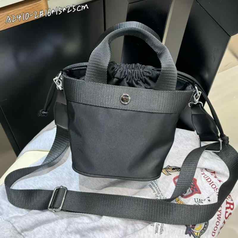 バッグ バケットバッグ スタイリッシュ 軽量 防水 高級 オックスフォード 布 ショルダー メッセンジャーバッグ トート カジュアル コンパクト シンプル 実用的 多機能