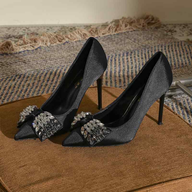 パンプス ハイヒール フレンチ リボン 小さいサイズ 尖った ラインストーン スティレット シングルシューズ 大きいサイズ おしゃれ エレガント フェミニン パーティー ビジネス お出かけ