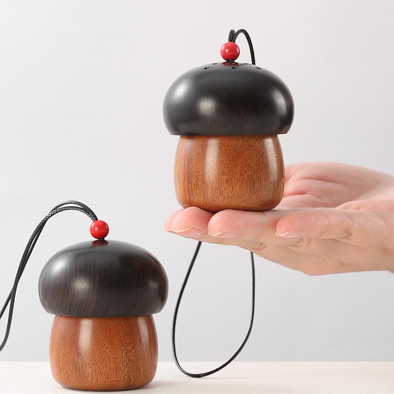 キノコ ディフューザー かわいい 無垢材 エッセンシャルオイル ペンダント 木製 収納 自然素材 ナチュラル インテリア 実用的 アロマ 小物 癒し ハンドメイド コレクション ギフト