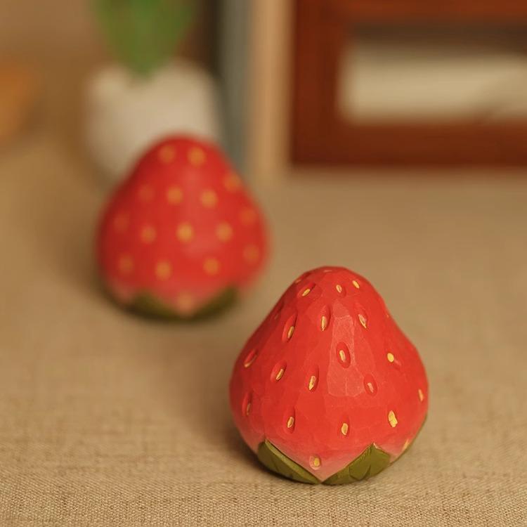 置物 イチゴ ギフト レディース 木製 インテリア デスクトップ装飾品 ユニーク フルーツモチーフ プレゼント ストロベリー デコレーション かわいい おしゃれ