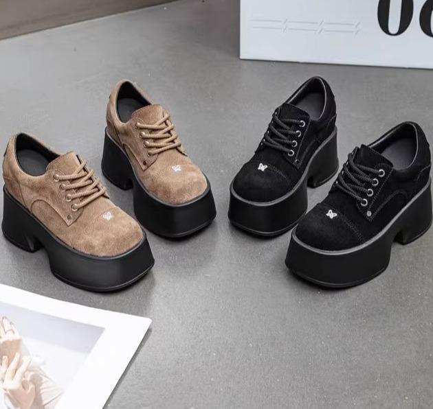 レディース 靴 シューズ 厚底 インナーヒール バタフライ おしゃれ カジュアル スタイルアップ 春秋 ファッション かわいい 韓国 艶消し スクエアトゥ ユニーク 個性的