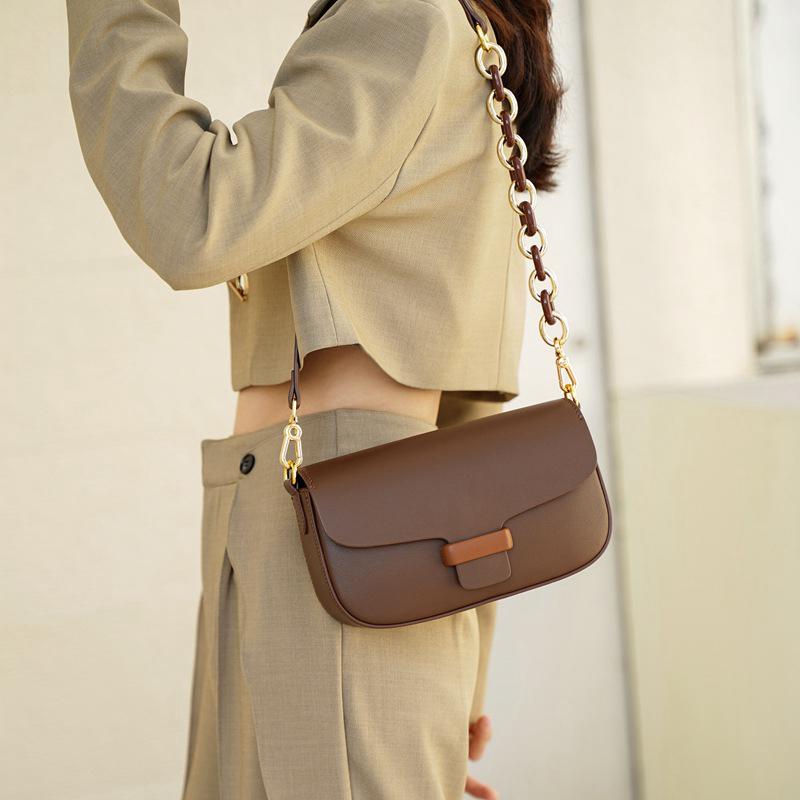 レディース ファッション ショルダーバッグ クロスボディ ストラップ 牛革 シンプル 軽量 収納 実用的 高級感 コンパクト デイリーユース ミニバッグ スタイリッシュ(4)