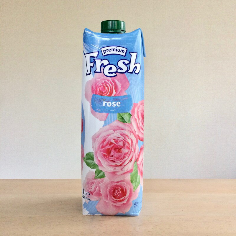 『飲むバラ ダマスクローズジュース1000ml』ブルガリア産ダマスクローズの花を1枚ずつ手摘みにし、豊かな香りをそのままジュースにしました。天然のものならではの上品な香りと味わい