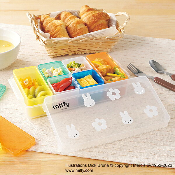 キッチン雑貨のパレット燕三条本店のミッフィー キューブストッカー 6pc (DB-109) 100ml 200ml Miffy うさこちゃん キャラクター グッズ キッチン 樹脂製 保存容器 スクエア カラフル 半透明 電子レンジ対応 小分け ミニ 小物入れ 雑貨 【日本製】 ギフト｜アングル2